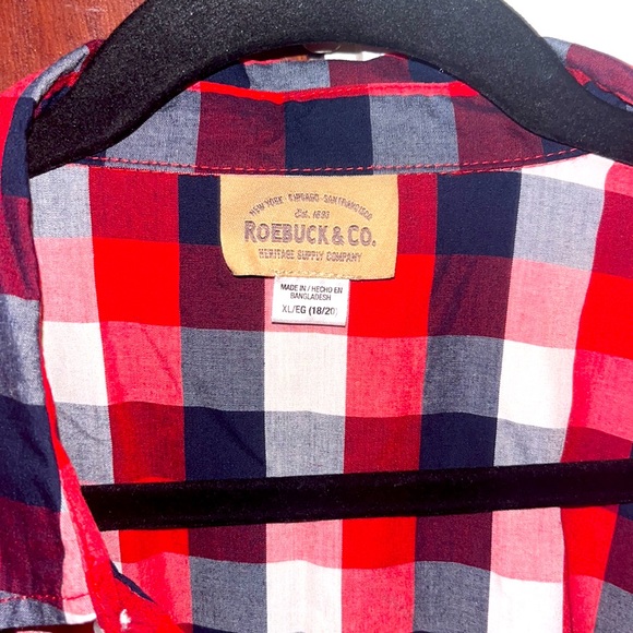 Roebuck & Co Men’s Red Button-Up Plaid Short-Sleeve Shirt - Picture 3 of 4